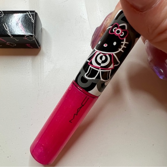 Mac hello kitty lipgloss “nice kitty” - Picture 2 of 3